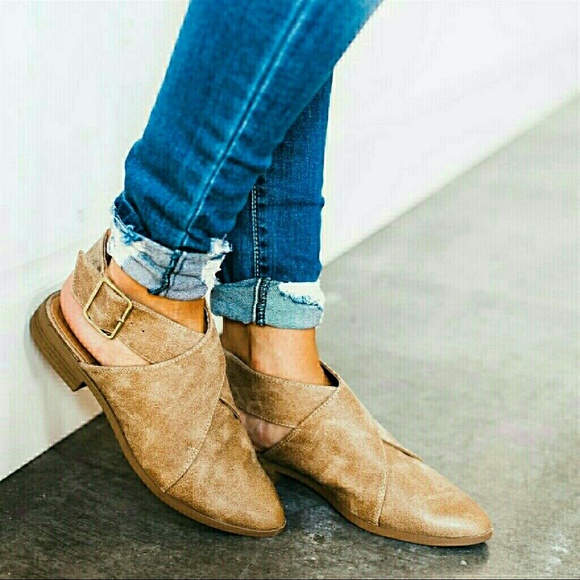 Shoes - Strap Flats with Buckle - Taupe